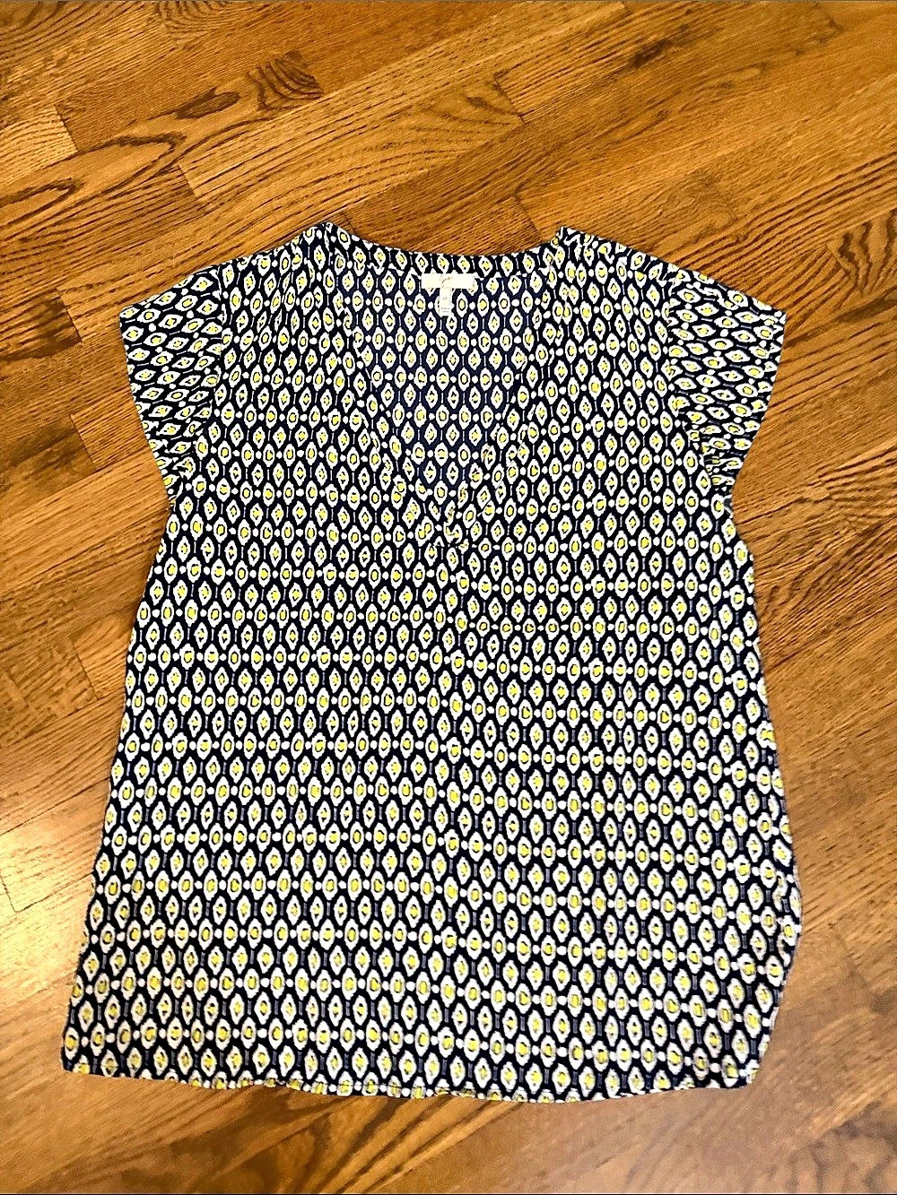 Joie Silk Blouse Silk Geometric Blouse in navy Blue & lime Green Size Medium